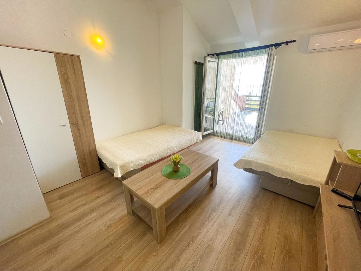 Apartmani Milan Crikvenica Buitenkant foto