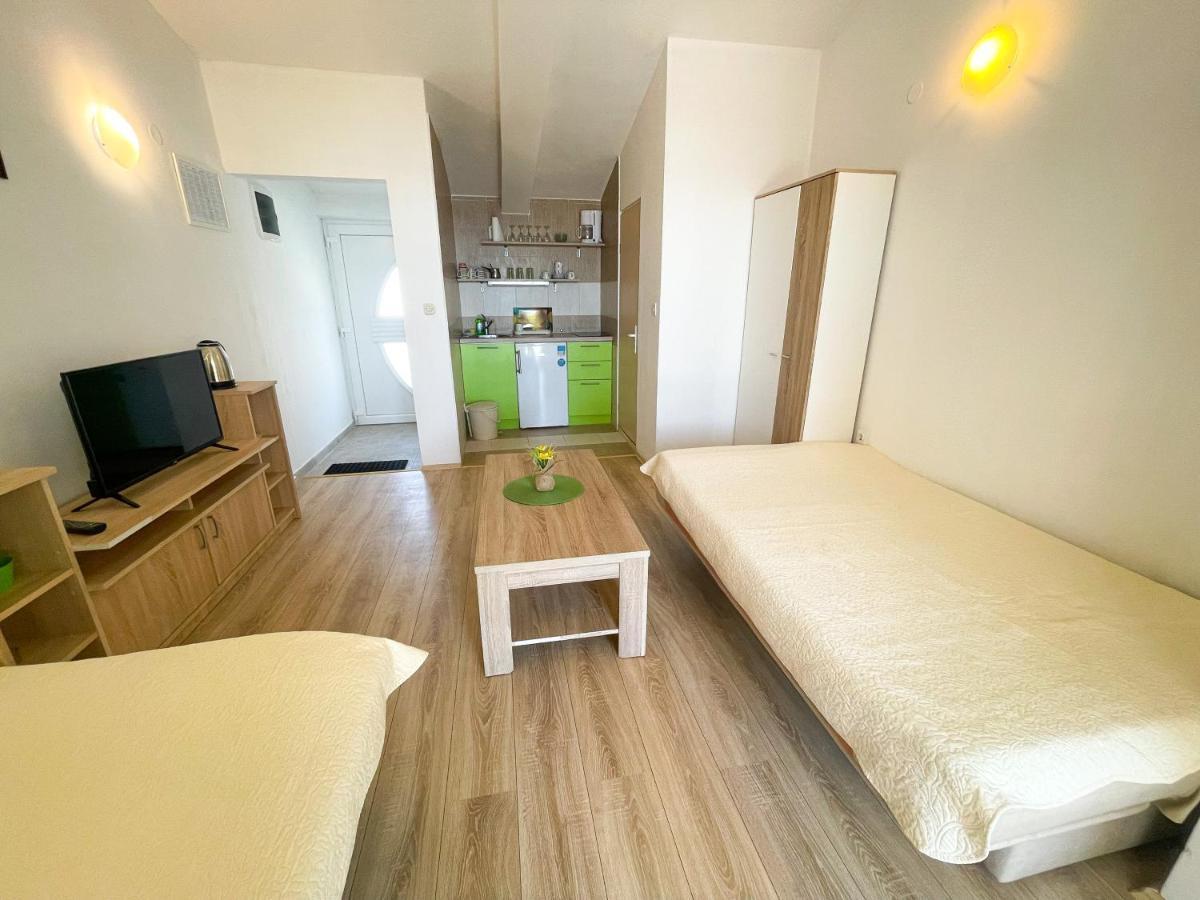 Apartmani Milan Crikvenica Buitenkant foto