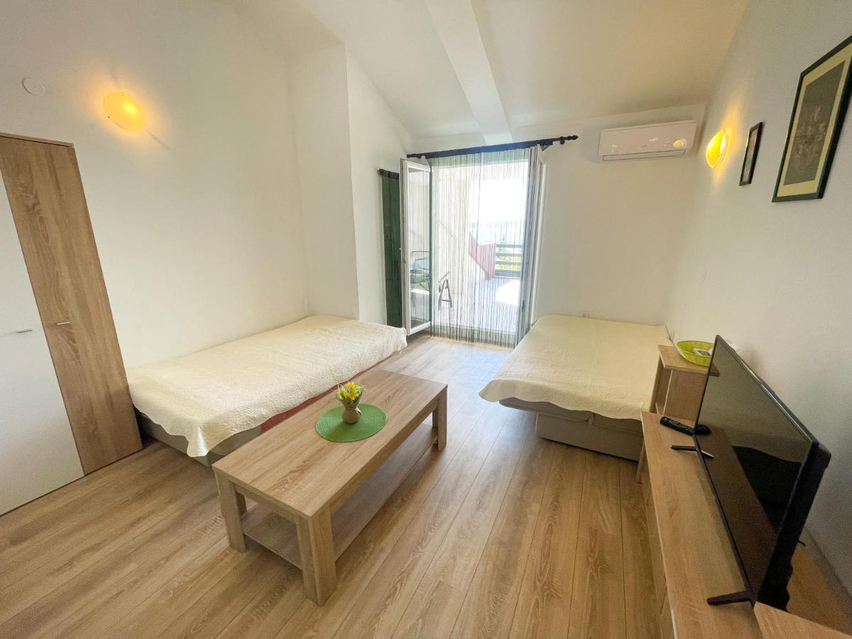 Apartmani Milan Crikvenica Buitenkant foto