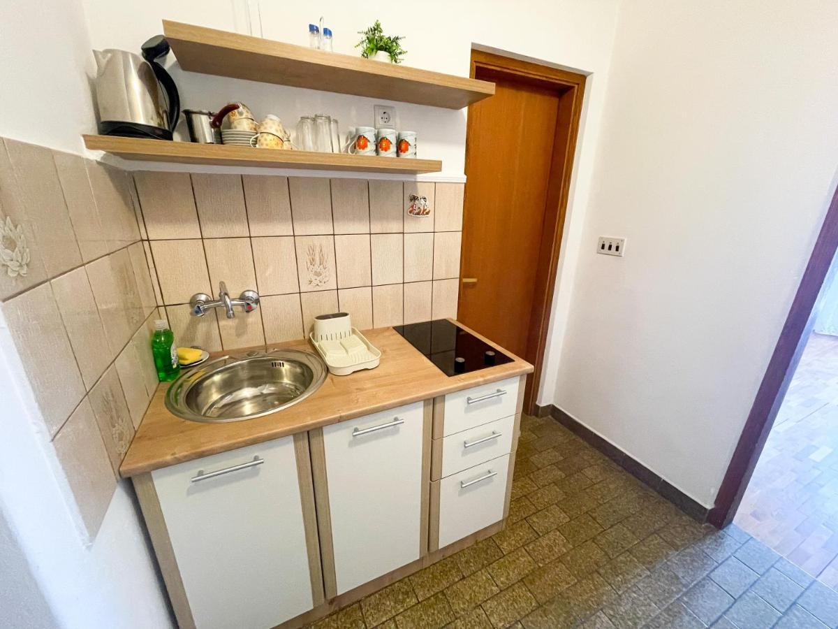 Apartmani Milan Crikvenica Buitenkant foto