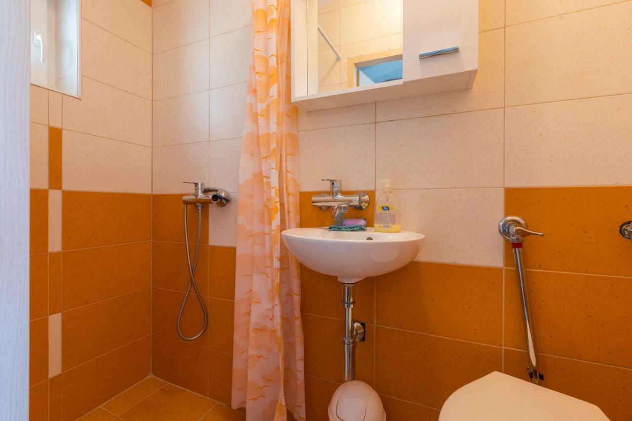 Apartmani Milan Crikvenica Buitenkant foto